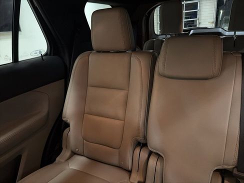 Used 2014 Ford Explorer XLT w/ Equipment Group 202A image 12