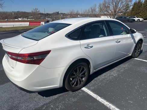 Used 2014 Toyota Avalon XLE Premium image 5