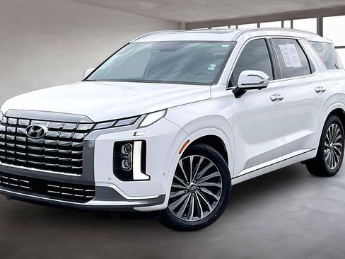 Used 2024 Hyundai Palisade Calligraphy AWD/4WD image 3