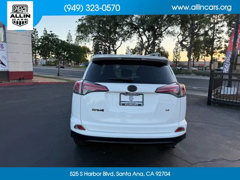 Used 2016 Toyota RAV4 LE FWD image 5