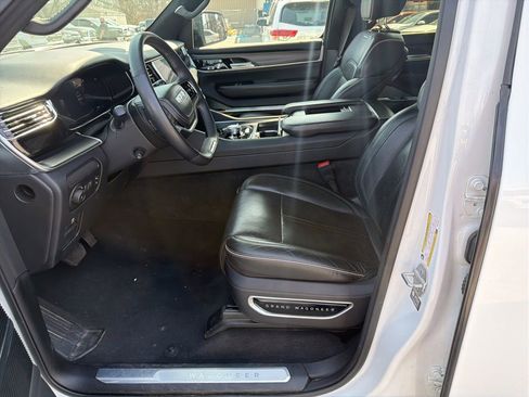 Used 2024 Jeep Grand Wagoneer L Series II w/ Quick Order Packagew 28T AWD/4WD image 9