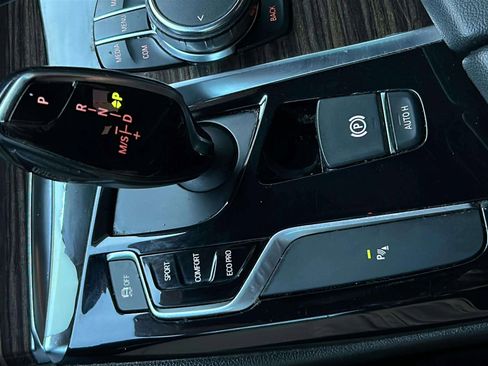 Used 2018 BMW 530i xDrive image 40