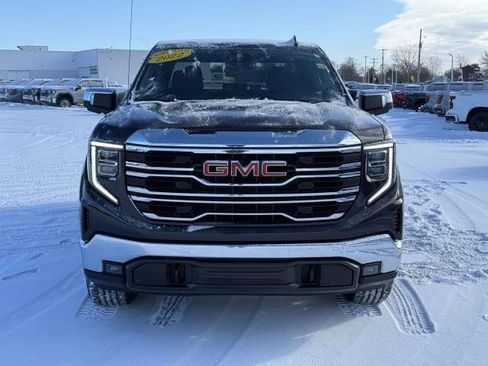 Used 2022 GMC Sierra 1500 SLT w/ SLT Convenience Package image 3