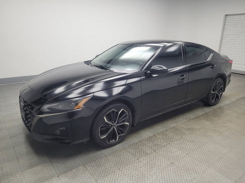 Used 2023 Nissan Altima 2.5 SR image 2