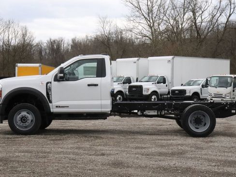 New 2025 Ford F550 4x4 Regular Cab Super Duty image 2