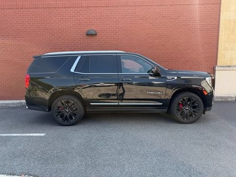 Used 2021 GMC Yukon Denali w/ Denali Premium Package AWD/4WD image 2