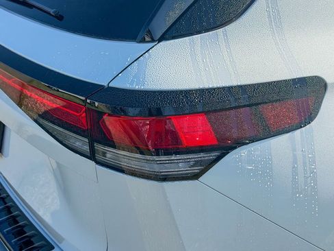 New 2026 Volkswagen Tiguan SE R-Line FWD image 8