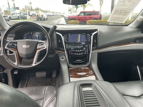 Used 2020 Cadillac Escalade Luxury image 20