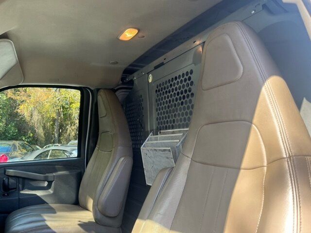 Used 2017 Chevrolet Express 2500 RWD image 18