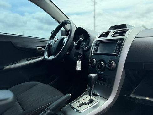 Used 2013 Toyota Corolla S FWD image 33