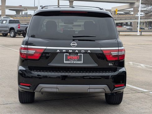 Used 2022 Nissan Armada SL w/ Captain's Chairs Package image 5
