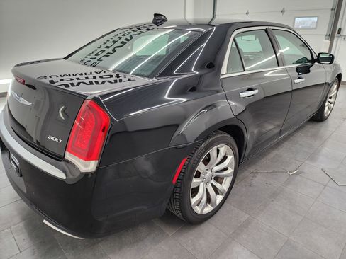 Used 2019 Chrysler 300 Limited image 5