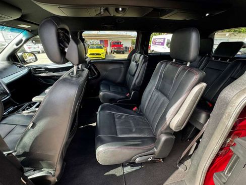 Used 2017 Dodge Grand Caravan GT image 18