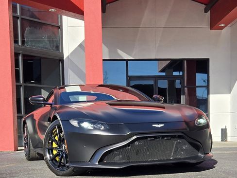 Used 2020 Aston Martin V8 Vantage Coupe image 9