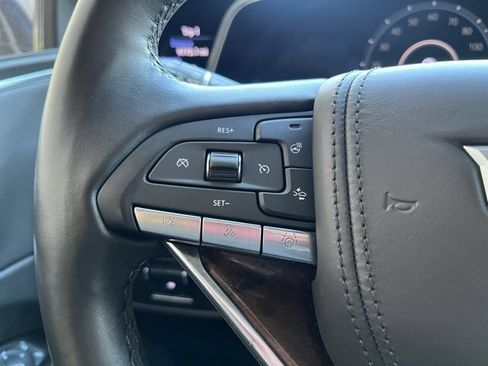 Used 2022 Cadillac Escalade ESV Premium Luxury Platinum image 16