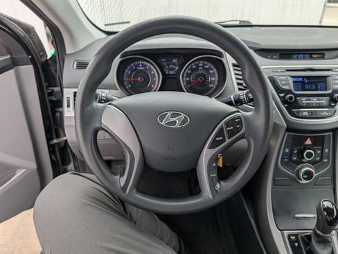 Used 2015 Hyundai Elantra SE image 8