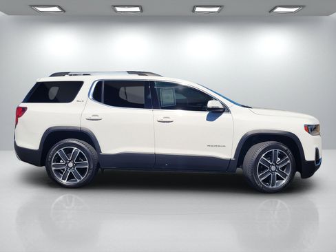 Used 2022 GMC Acadia SLT w/ Technology Package FWD image 3