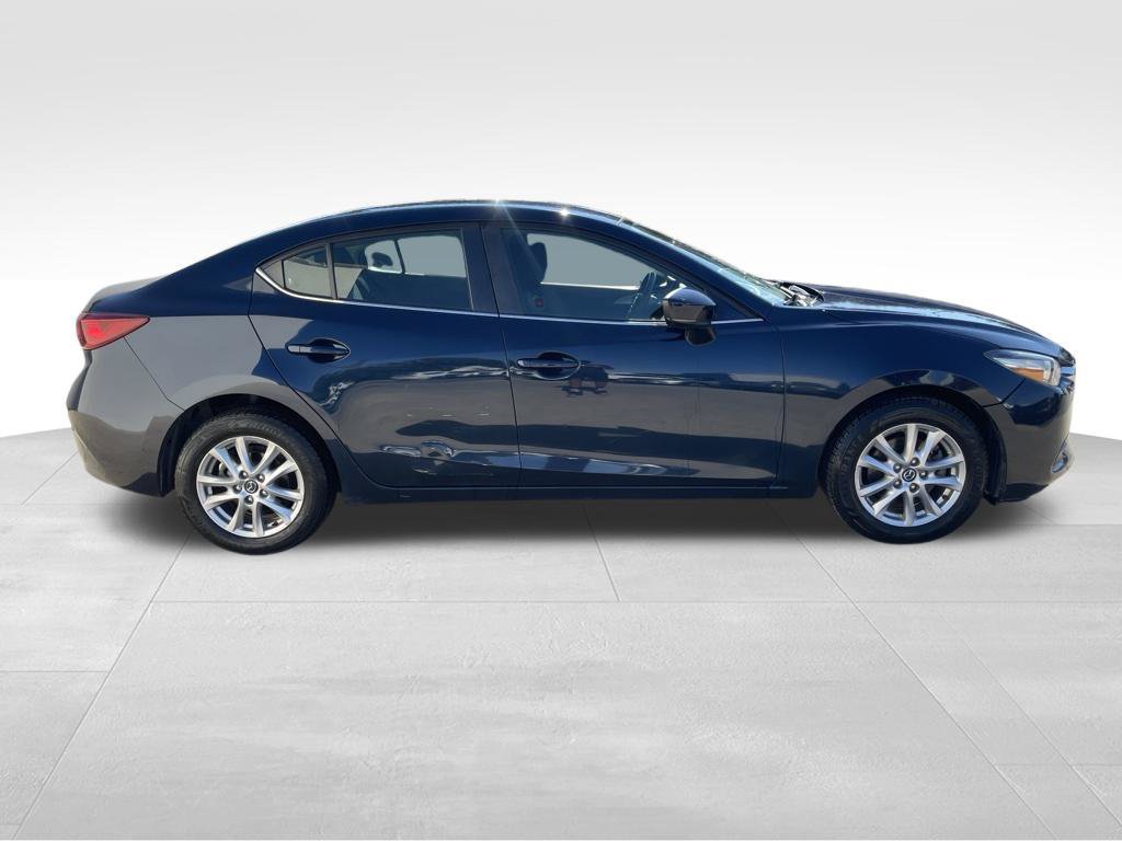 Used 2018 MAZDA MAZDA3 Sport w/ Preferred Equipment Package FWD image 4
