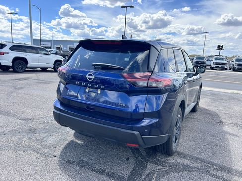 Used 2026 Nissan Rogue SV AWD/4WD image 5