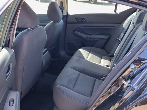 Used 2024 Nissan Altima 2.5 SV FWD image 29