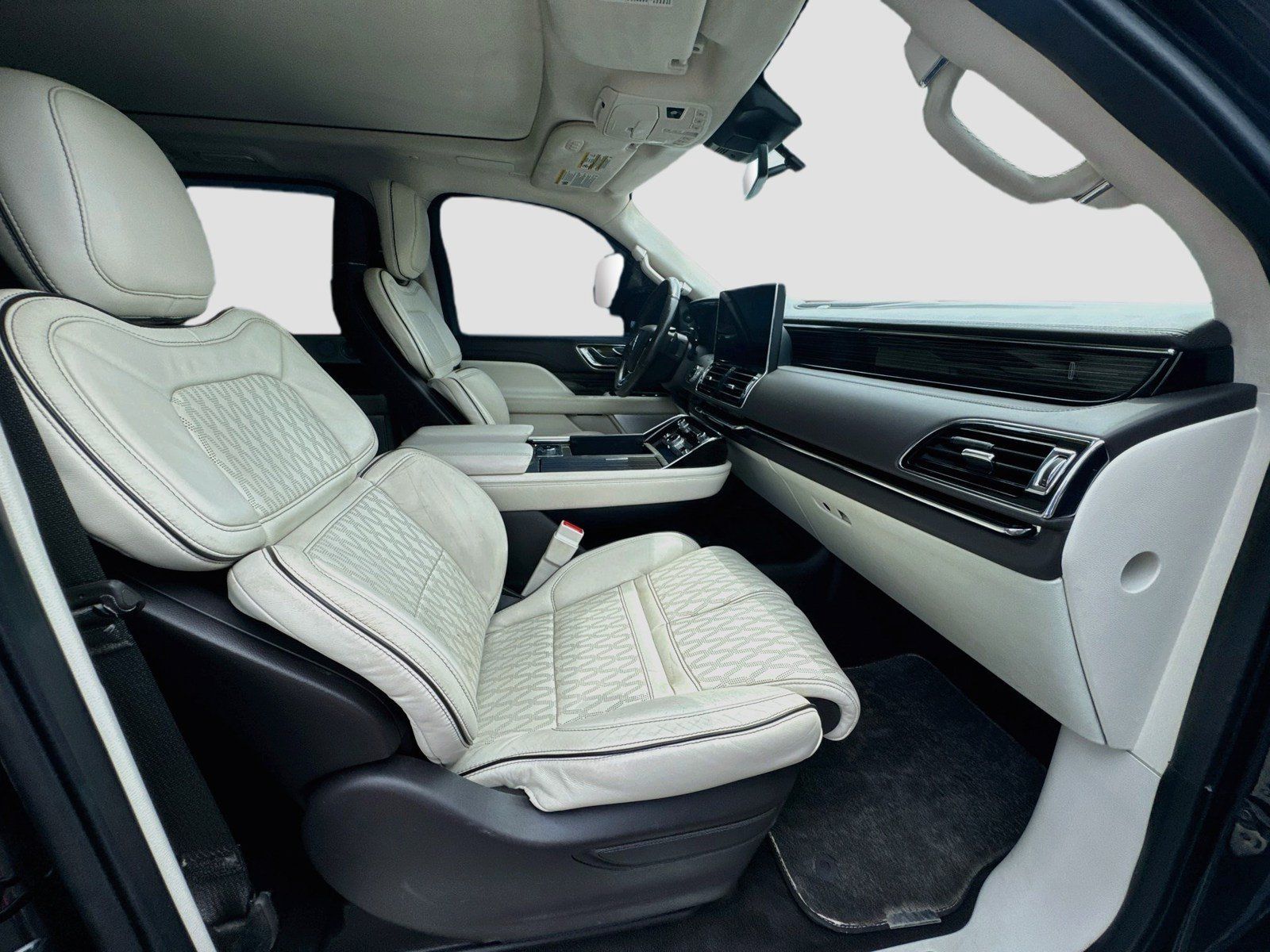 Used 2022 Lincoln Navigator Black Label AWD/4WD image 32