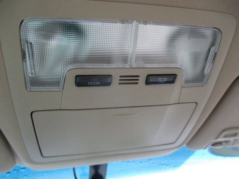 Used 2015 Toyota Avalon XLE image 17