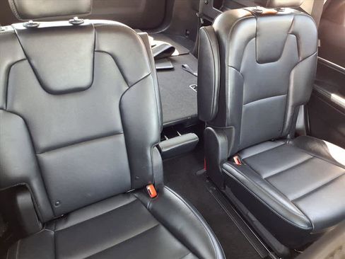 Used 2025 Kia Telluride S FWD image 19