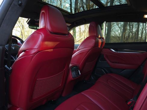 Used 2022 Maserati Levante GT image 14