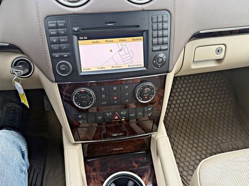 Used 2010 Mercedes-Benz GL 450 4MATIC w/ Premium 1 Pkg image 16