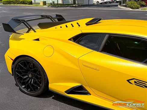 Used 2022 Lamborghini Huracan STO RWD image 57