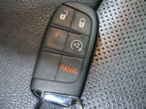 Used 2022 Jeep Compass Limited w/ Sun and Sound Group AWD/4WD image 29