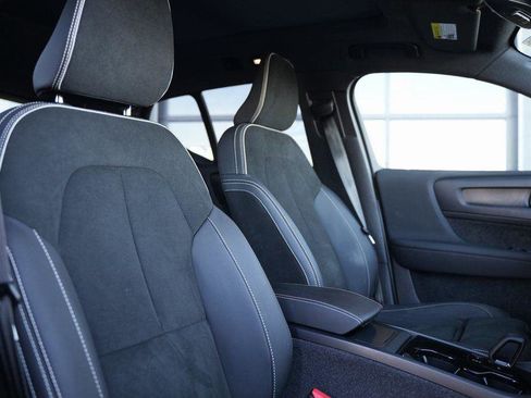 Used 2023 Volvo XC40 Recharge Ultimate image 61