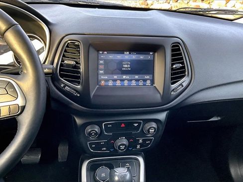 Used 2018 Jeep Compass Latitude w/ Popular Equipment Group image 29