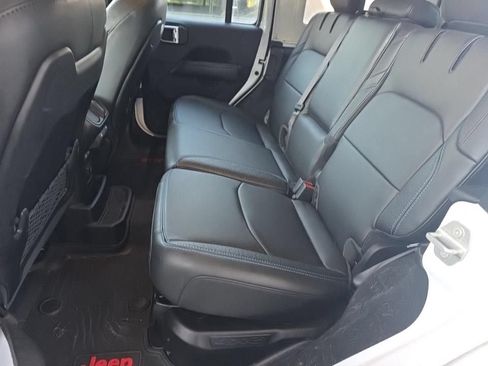 Used 2024 Jeep Wrangler High Altitude AWD/4WD image 10