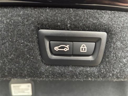 Used 2021 BMW 540i w/ M Sport Package image 39