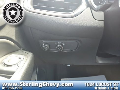 Used 2022 Chevrolet Equinox LT image 18