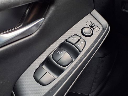 Used 2025 Nissan Sentra SV image 23