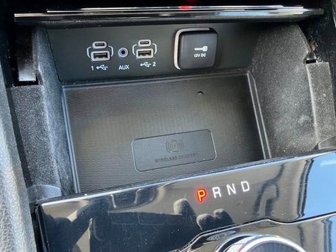 Used 2022 Jeep Grand Cherokee Laredo w/ Luxury Tech Group I image 11