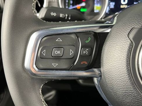 Used 2023 Jeep Wrangler Unlimited Sahara AWD/4WD image 14