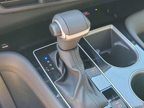 Used 2025 Toyota Sienna Limited image 28