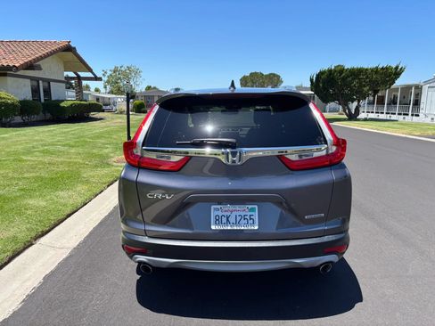 Used 2018 Honda CR-V Touring image 11