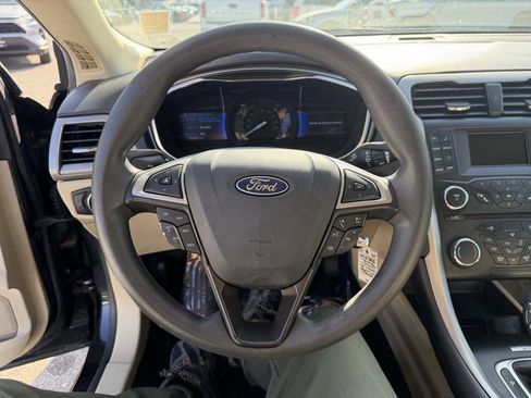 Used 2013 Ford Fusion SE image 10