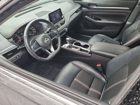 Used 2023 Nissan Altima 2.5 SR image 3