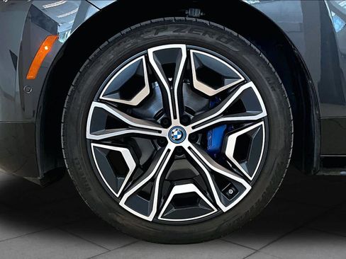 Used 2024 BMW iX xDrive50 w/ Premium Package AWD/4WD image 10