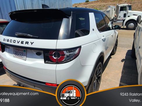 Used 2018 Land Rover Discovery Sport SE AWD/4WD image 3
