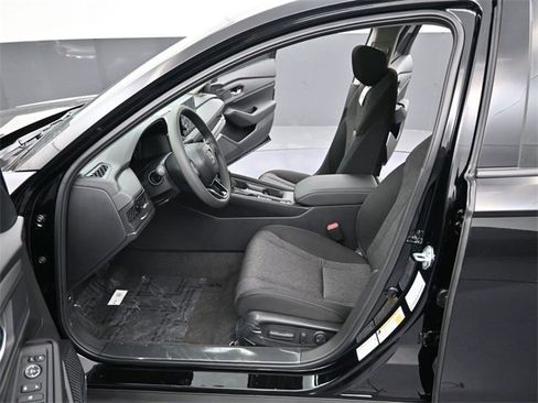 New 2025 Honda Accord SE image 6