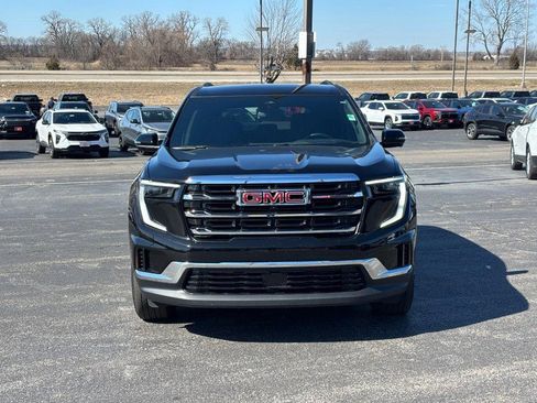 Used 2025 GMC Acadia Elevation image 8