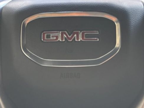 Used 2024 GMC Yukon SLT w/ SLT Luxury Package AWD/4WD image 13