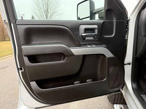 Used 2018 Chevrolet Silverado 2500 LT w/ LT Convenience Package image 33