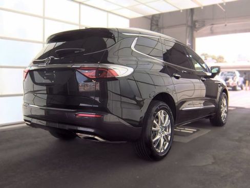 Used 2023 Buick Enclave Essence w/ Experience Buick Package FWD image 4